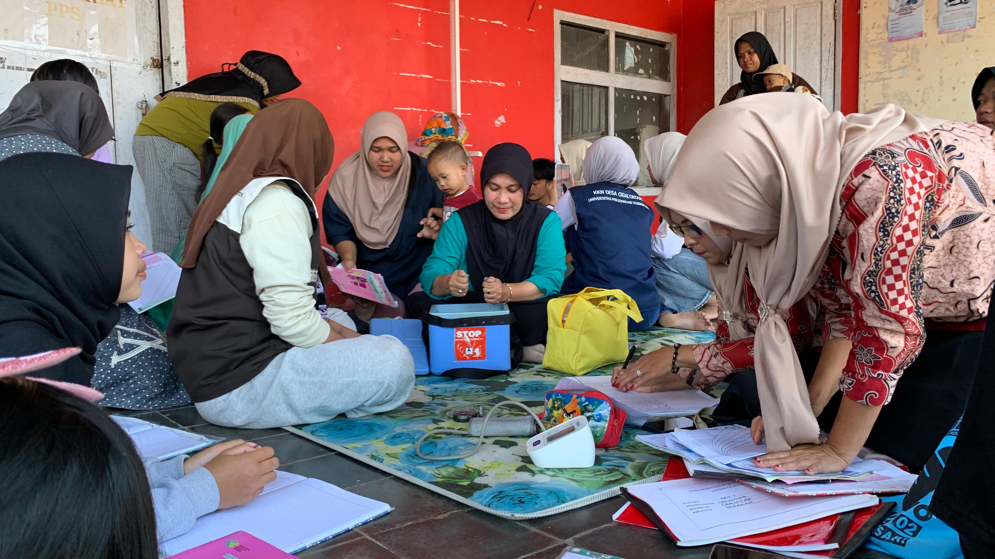 Tingkatkan Kesehatan Ibu dan Anak, Layanan Posyandu Rutin Bulanan Desa Cigalontang Berjalan Aktif dan Penuh Antusiasme
