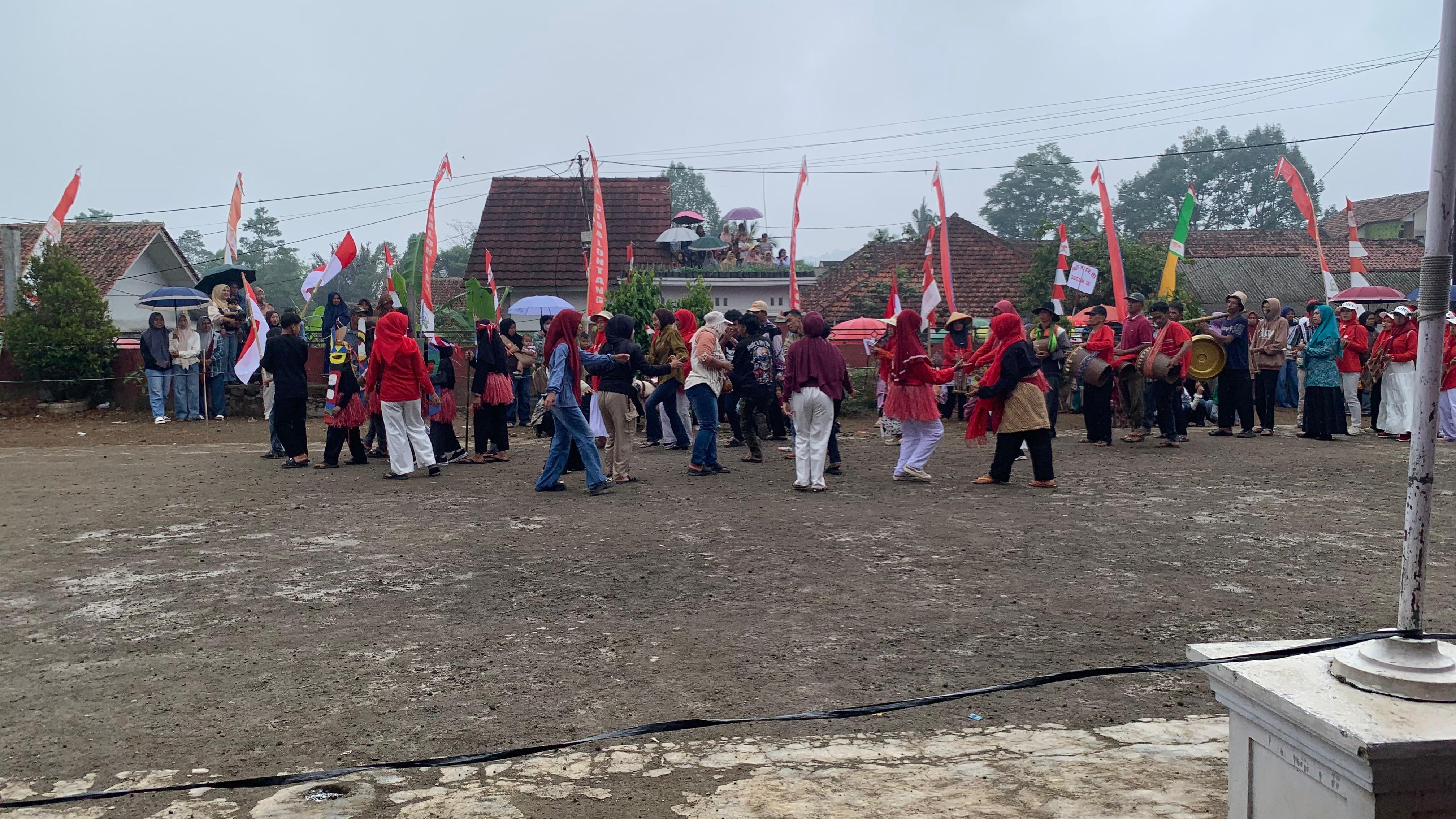 Pentas Seni memeriahkan HUT-RI Ke 81